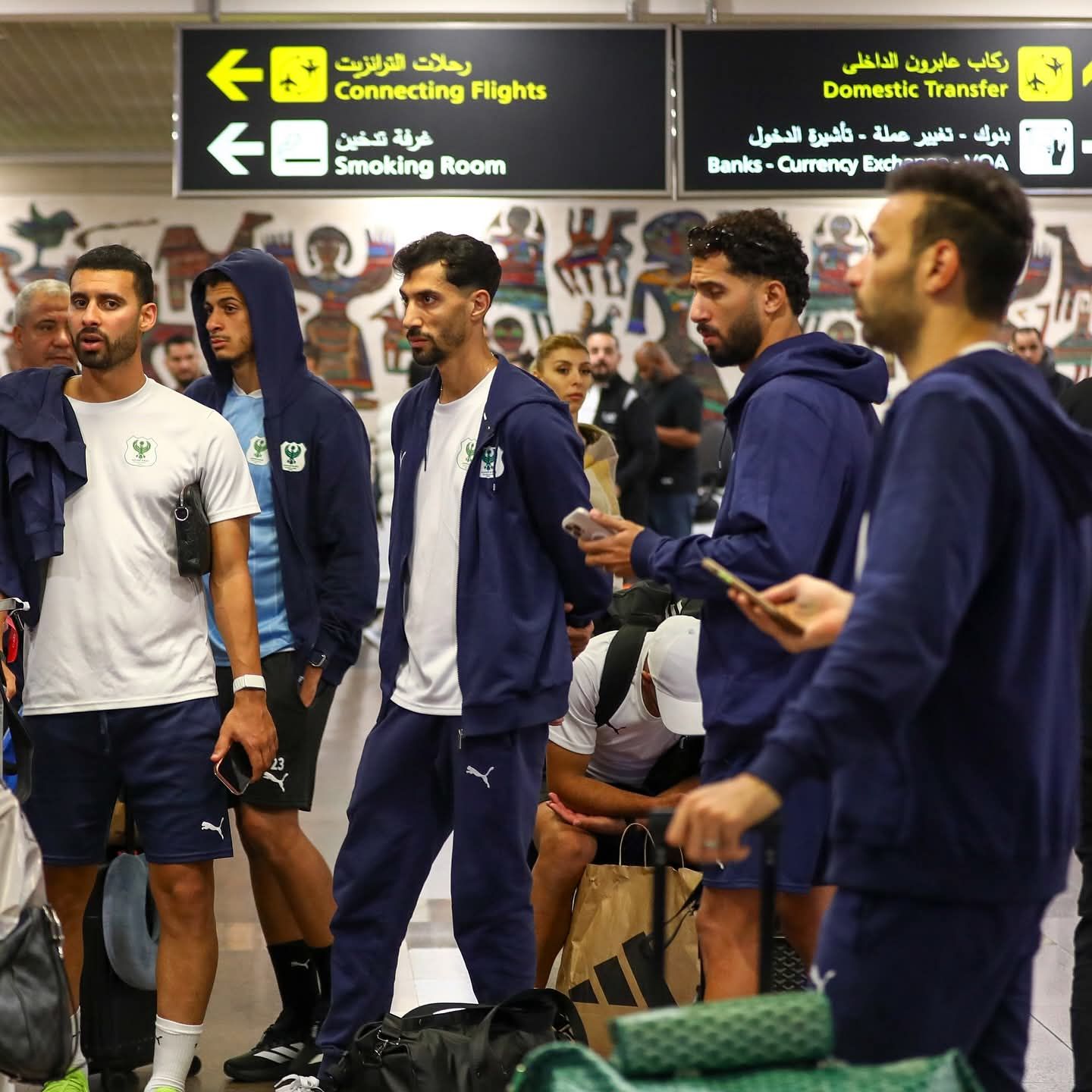 لاعبو المصري في مطار القاهرة لاعبو المصري في مطار القاهرة