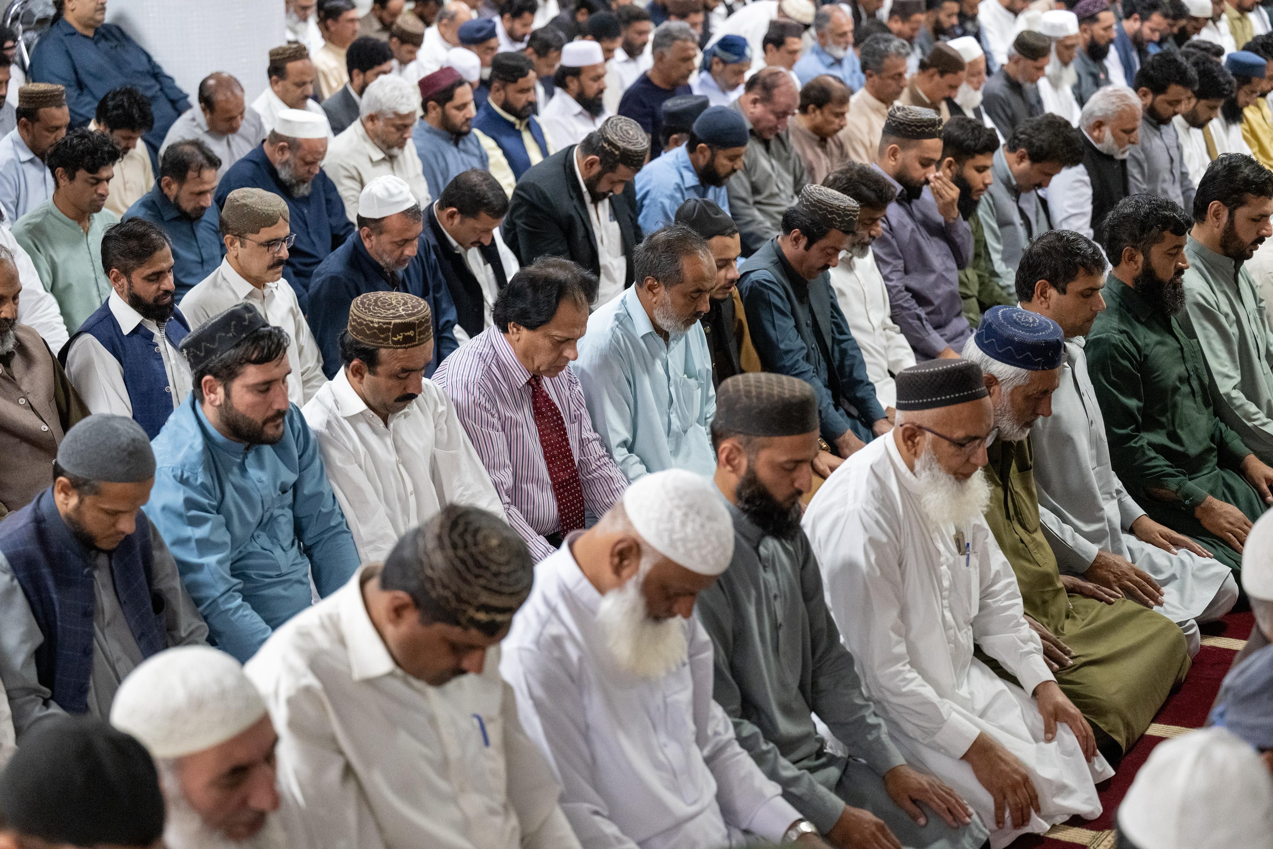 د. العيسى يُلقي خطبة الجمعة في جامع البرلمان ومجلس الشيوخ في باكستان (3) د. العيسى يُلقي خطبة الجمعة في جامع البرلمان ومجلس الشيوخ في باكستان (3)