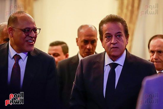 نائب رئيس الوزراء ووزير العمل خلال المؤتمر