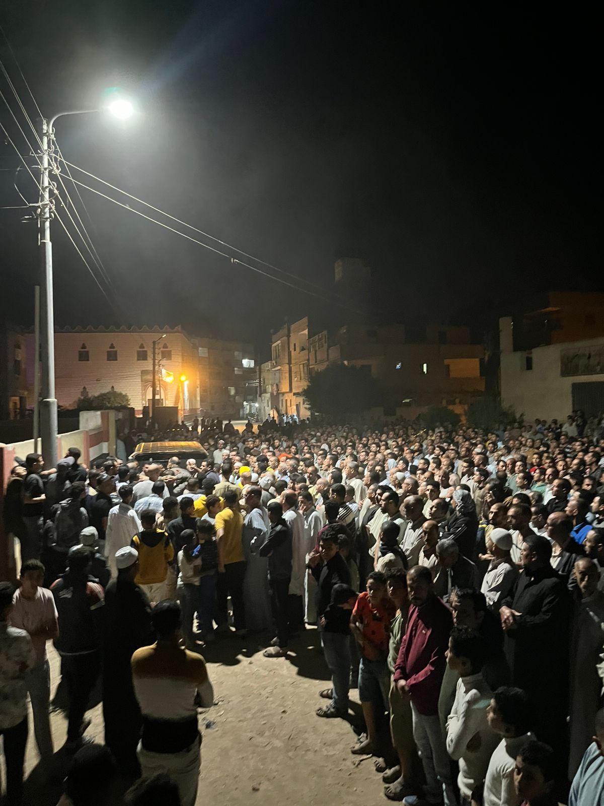 أهالى البحيرة يشيعون جنازة 3 أشخاص (4) أهالى البحيرة يشيعون جنازة 3 أشخاص (4)