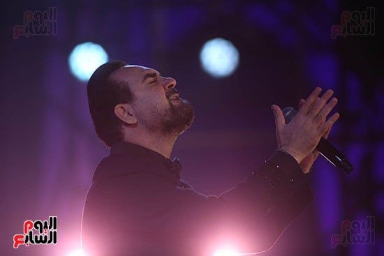 وائل جسار يبدع علي المسرح وائل جسار يبدع علي المسرح