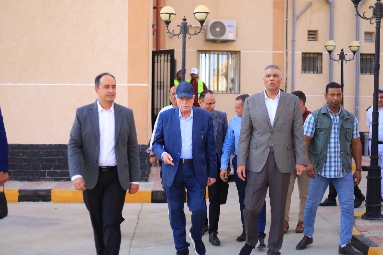 مستشار رئيس الجمهورية للتنمية المحلية ومحافظ أسوان يزوران مركز العزيمة بالمحافظة ويستقبلهم مدير صندوق مكافحة الإدمان مستشار رئيس الجمهورية للتنمية المحلية ومحافظ أسوان يزوران مركز العزيمة بالمحافظة ويستقبلهم مدير صندوق مكافحة الإدمان