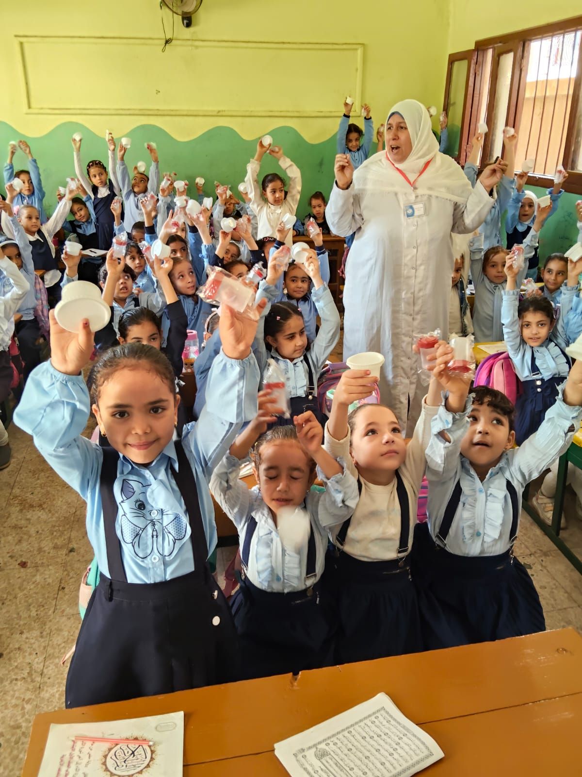 حملة مكافحة الطفيليات المعوية لـ4 ملايين طالب في محافظات الجمهورية حملة مكافحة الطفيليات المعوية لـ4 ملايين طالب في محافظات الجمهورية
