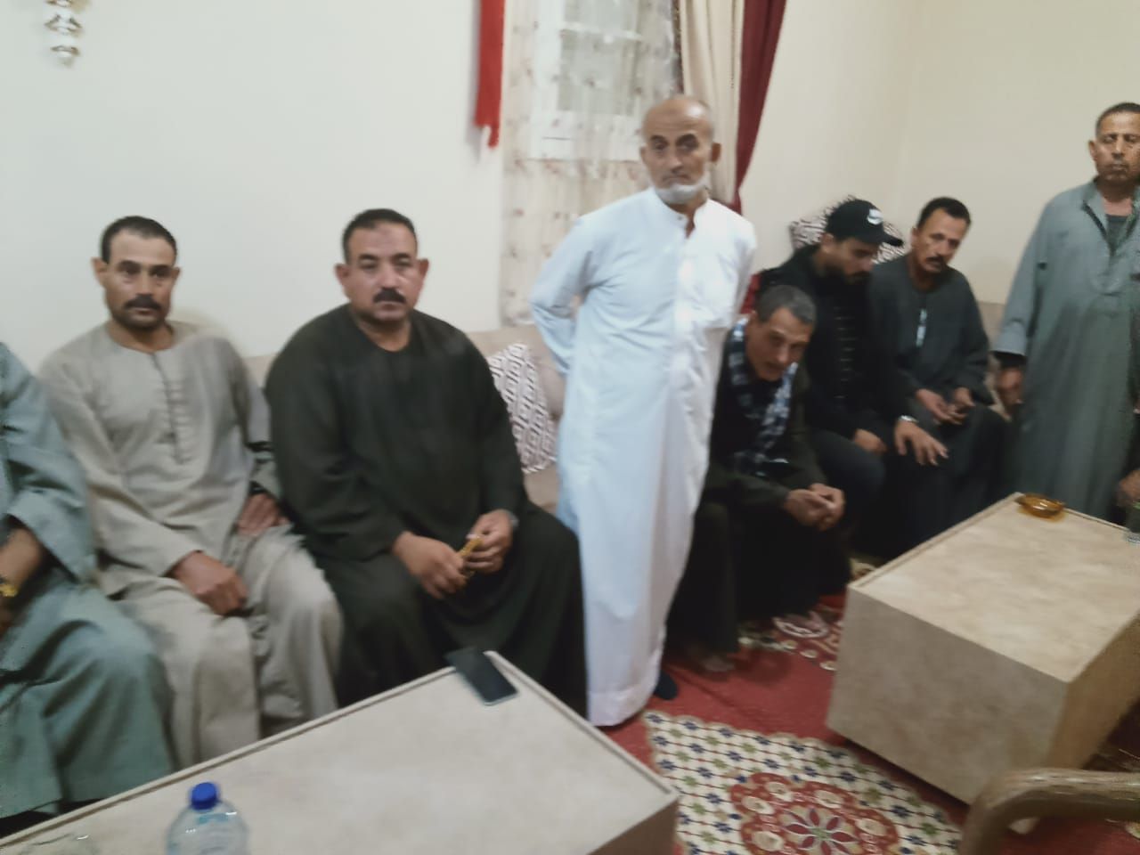 أقارب الشاب أقارب الشاب