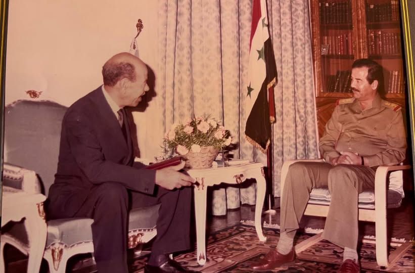 صدام حسين مع الفريق فوزي صدام حسين مع الفريق فوزي