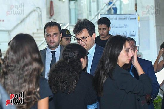 أمير عيد يتلقى عزاء والدته بمسجد حسين صدقى فى المعادي (1) أمير عيد يتلقى عزاء والدته بمسجد حسين صدقى فى المعادي (1)