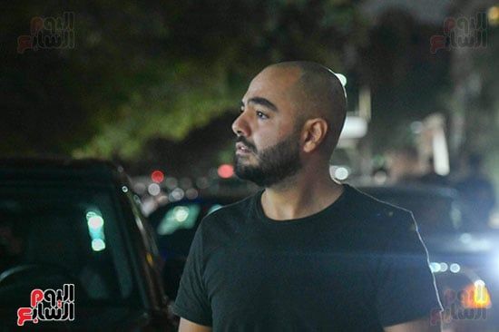 أمير عيد يتلقى عزاء والدته بمسجد حسين صدقى فى المعادي (3) أمير عيد يتلقى عزاء والدته بمسجد حسين صدقى فى المعادي (3)