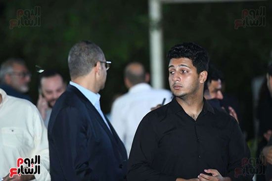أمير عيد يتلقى عزاء والدته بمسجد حسين صدقى فى المعادي (14) أمير عيد يتلقى عزاء والدته بمسجد حسين صدقى فى المعادي (14)