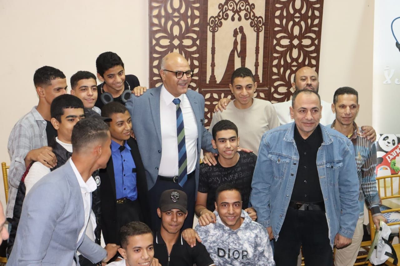 محافظ القليوبية يفتتح ملتقى توظيفي بنادي قليوب (5) محافظ القليوبية يفتتح ملتقى توظيفي بنادي قليوب (5)