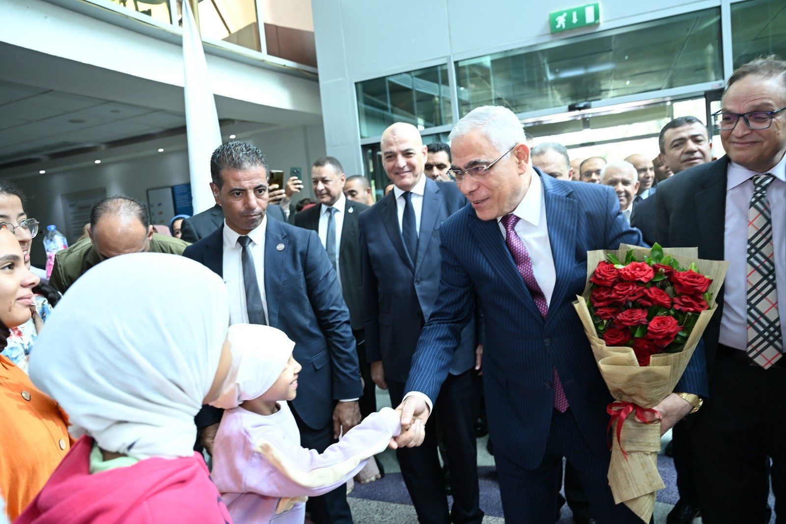 النائب العام يزور مستشفى سرطان الأطفال (4) النائب العام يزور مستشفى سرطان الأطفال (4)
