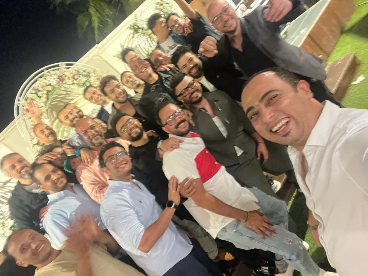 أحمد جمال يحتفل بزفافه وسط أهله في طنطا قبل الموعد الرسمي للفرح (4) أحمد جمال يحتفل بزفافه وسط أهله في طنطا قبل الموعد الرسمي للفرح (4)