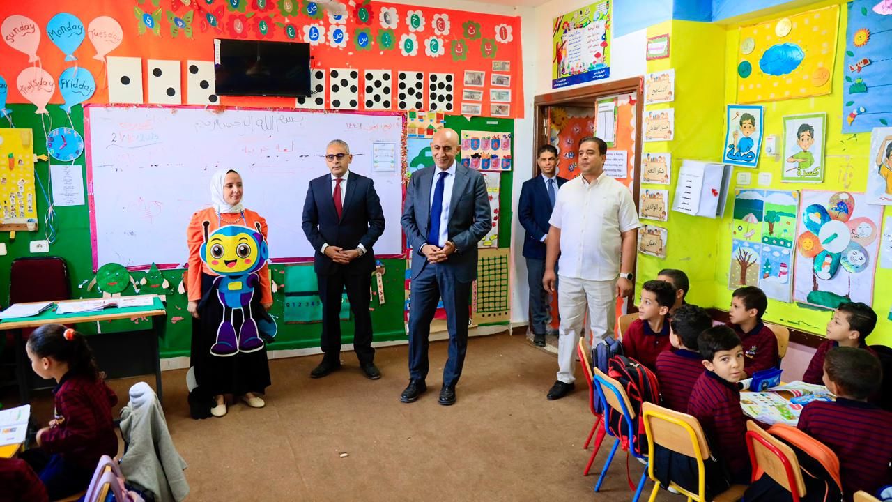 وزير التعليم يتابع سير العملية التعليمية وزير التعليم يتابع سير العملية التعليمية