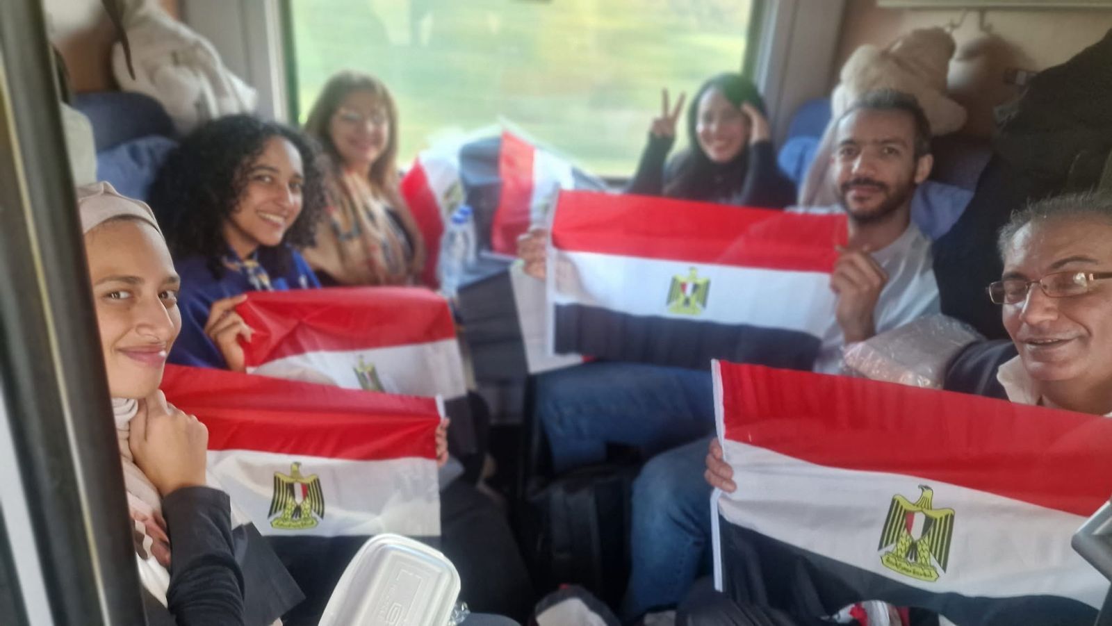 الجاليات المصرية تتحرك لبروكسل لاستقبال الرئيس السيسى (1) الجاليات المصرية تتحرك لبروكسل لاستقبال الرئيس السيسى (1)