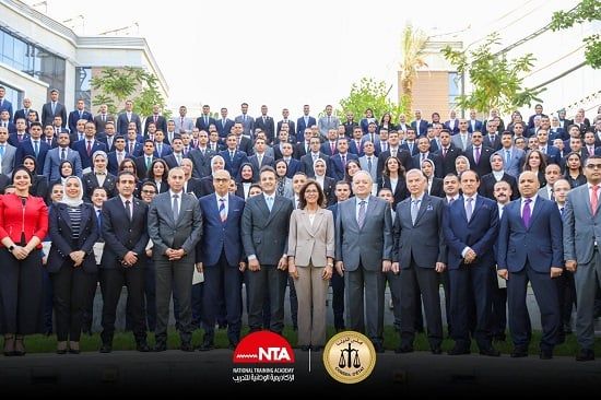 صورة تذكارية بعد إنهاء التدريب صورة تذكارية بعد إنهاء التدريب