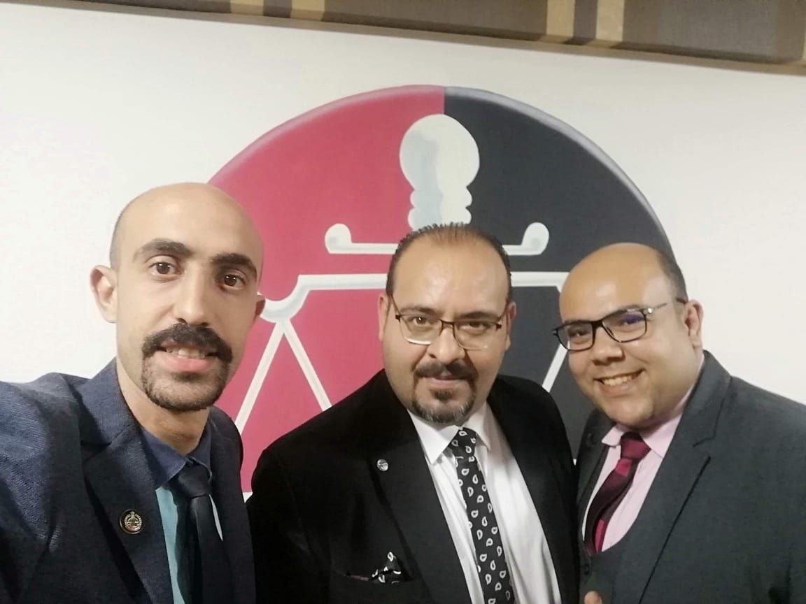 أحمد البرنس محامي الإسكندرية مع زملائه أحمد البرنس محامي الإسكندرية مع زملائه