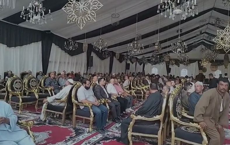 جانب من سرادق العزاء بقرية أبو مندور جانب من سرادق العزاء بقرية أبو مندور
