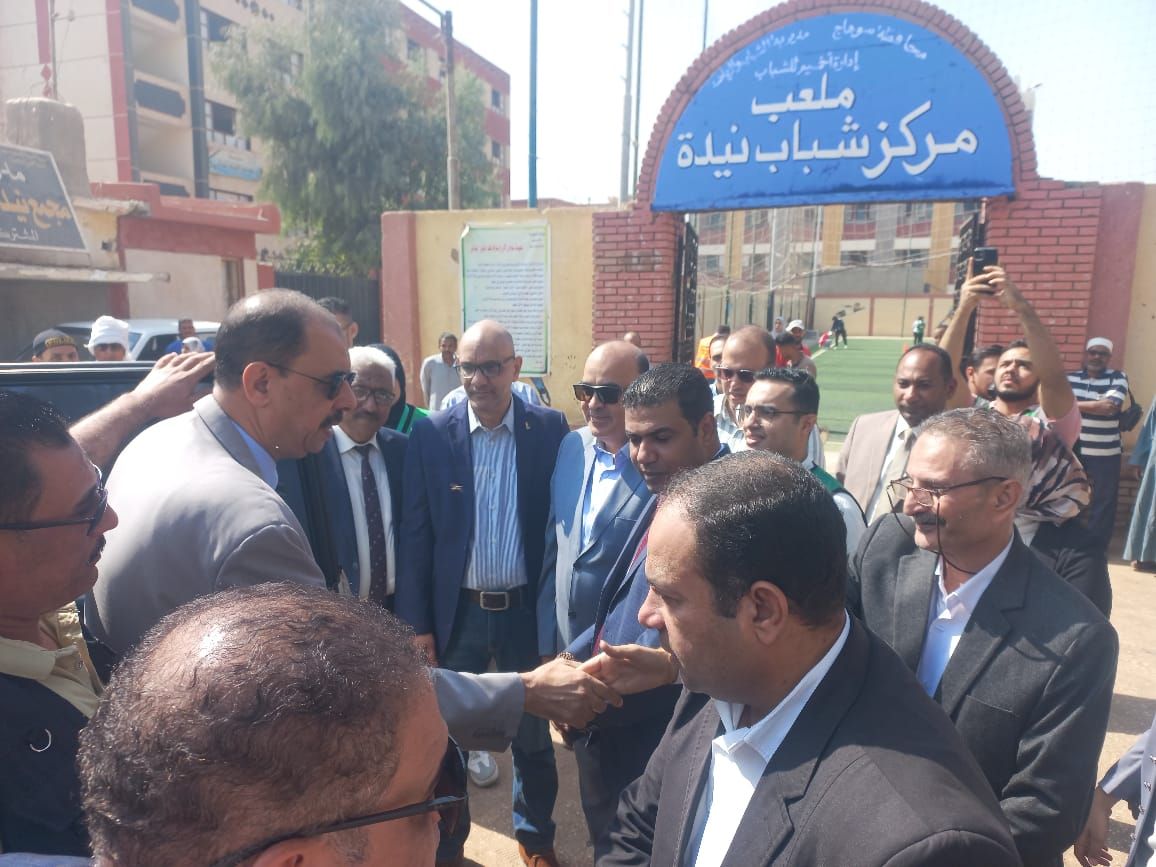 المحافظ ومسؤل حياة كريمة ووكلاء الوزارة المحافظ ومسؤل حياة كريمة ووكلاء الوزارة