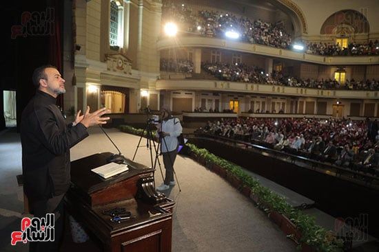 بدء ندوة الداعية مصطفى حسنى (5) بدء ندوة الداعية مصطفى حسنى (5)