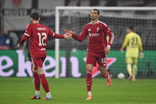 ليفربول يقلب الطاولة على آينتراخت فرانكفورت بـ3 أهداف فى 9 دقائق