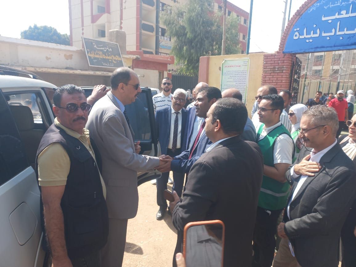المحافظ يصل مركز شباب نيده المحافظ يصل مركز شباب نيده