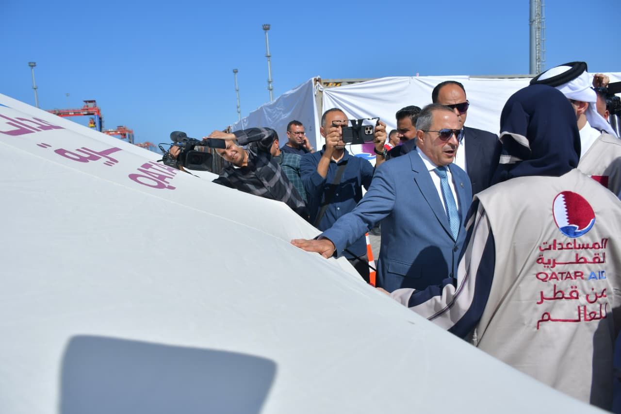 الخيم المساعدات الخيم المساعدات