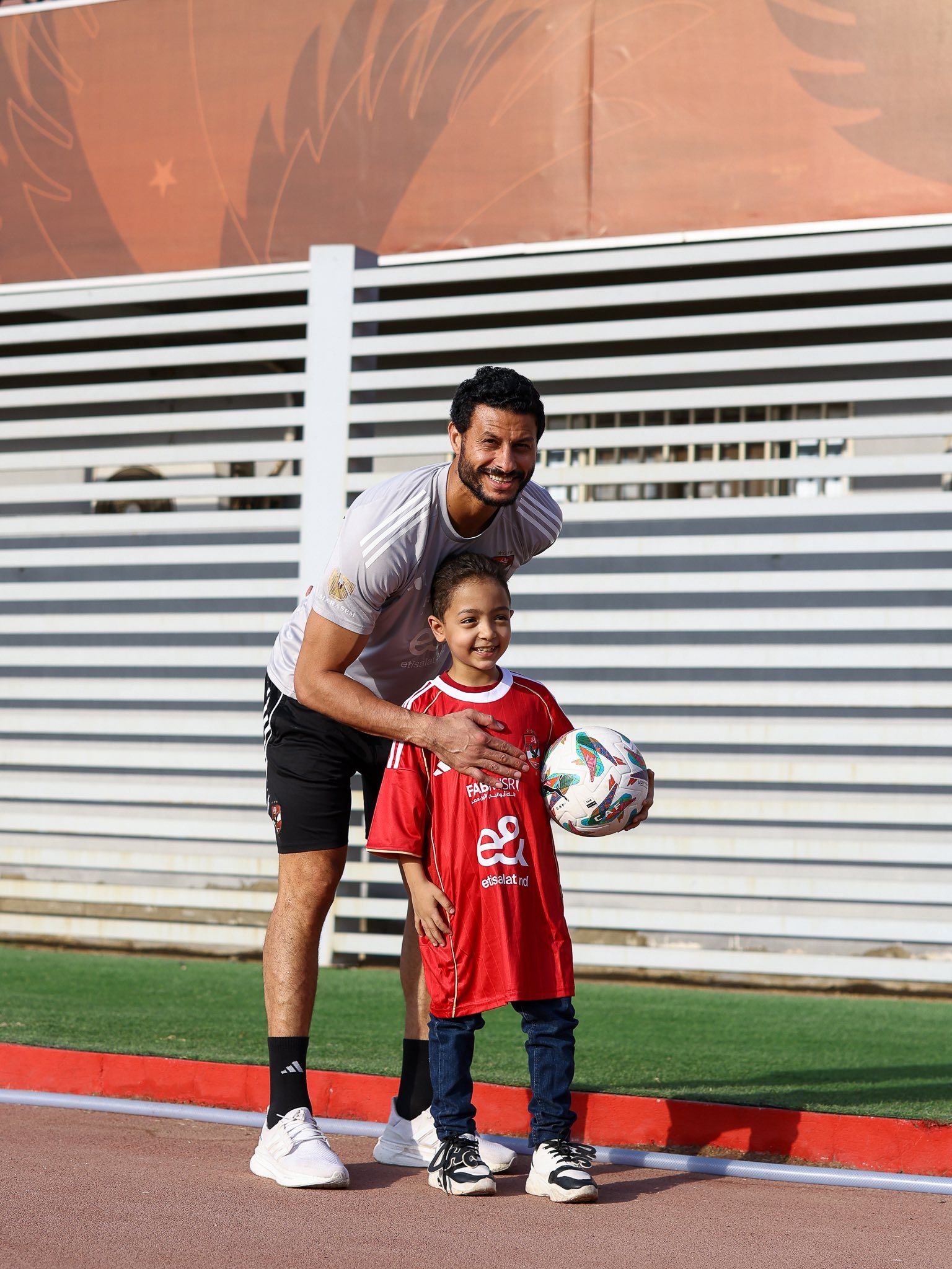 الشناوي مع الطفل محمد أحمد مجدي الشناوي مع الطفل محمد أحمد مجدي