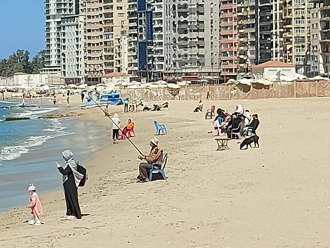 خروج الاهالى لممارسة صيد السناره خروج الاهالى لممارسة صيد السناره