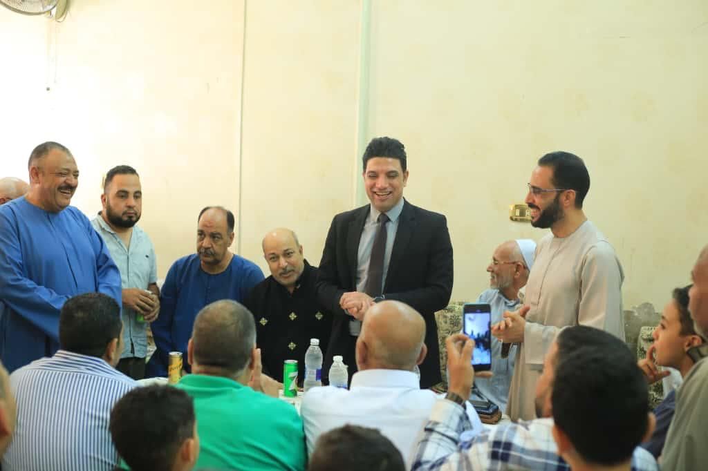 جانب من اللقاء جانب من اللقاء