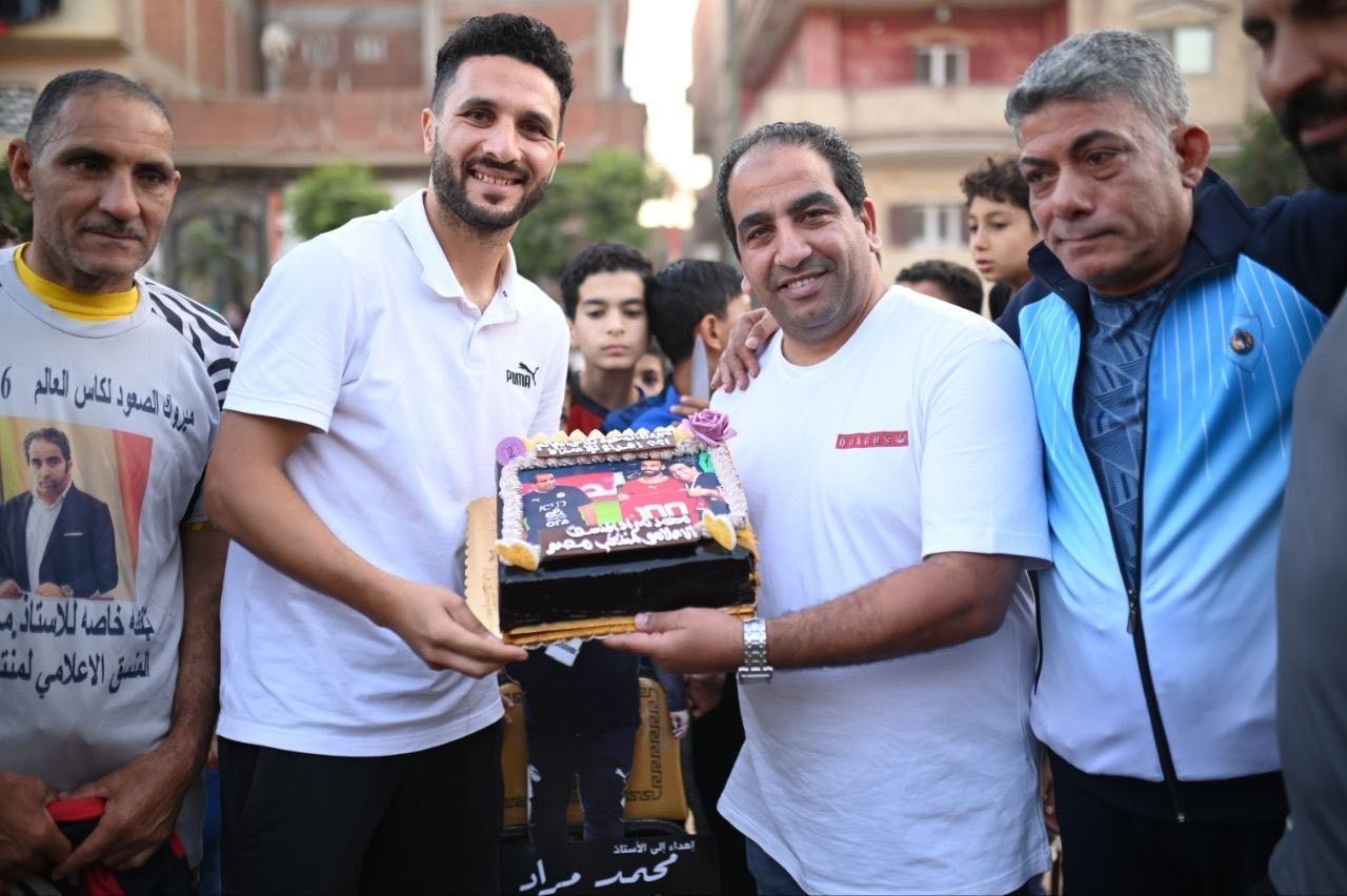 مراد مع التورتة مراد مع التورتة