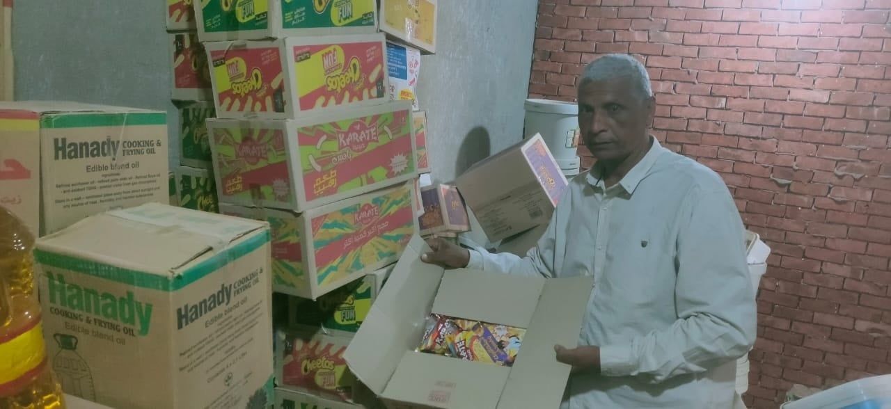 حملة تضبط 1200 كيس سناكس منتهى الصلاحية بمخزن في القرنة حملة تضبط 1200 كيس سناكس منتهى الصلاحية بمخزن في القرنة
