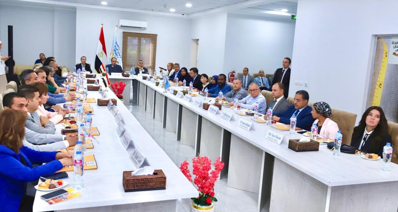 الدكتور عمرو عثمان خلال استقبال وفد البرلمانيين العربي الآسيوي بحضور النائب أحمد فتحى و الكاتب الصحفى مدحت وهبه الدكتور عمرو عثمان خلال استقبال وفد البرلمانيين العربي الآسيوي بحضور النائب أحمد فتحى و الكاتب الصحفى مدحت وهبه