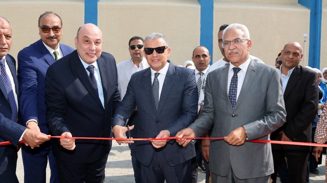 محافظ الإسماعيلية يفتتح مدرسة بنك مصر للتكنولوجيا التطبيقية والصناعات الدوائية محافظ الإسماعيلية يفتتح مدرسة بنك مصر للتكنولوجيا التطبيقية والصناعات الدوائية