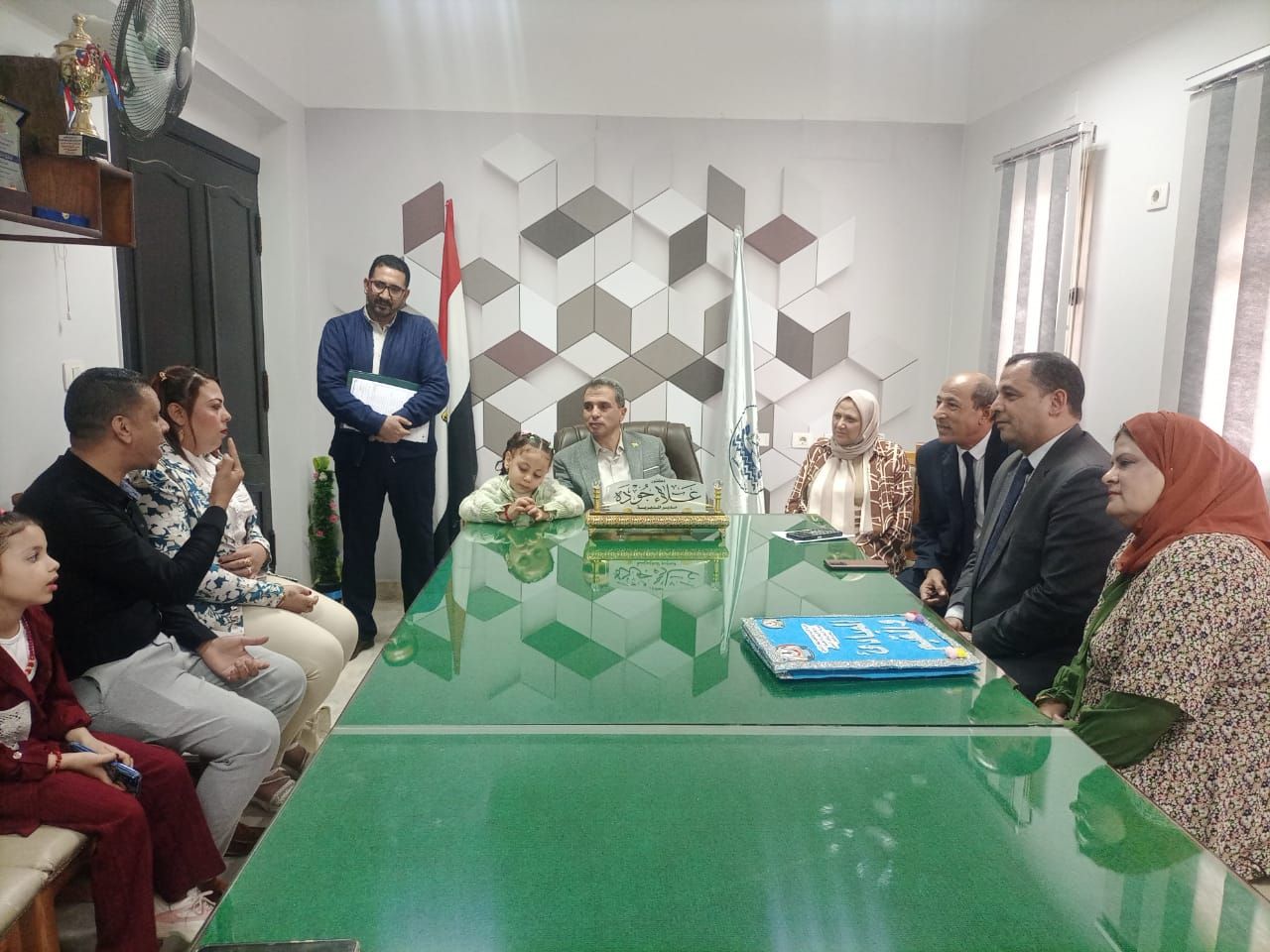 جانب من تكريم الطفلة جانب من تكريم الطفلة