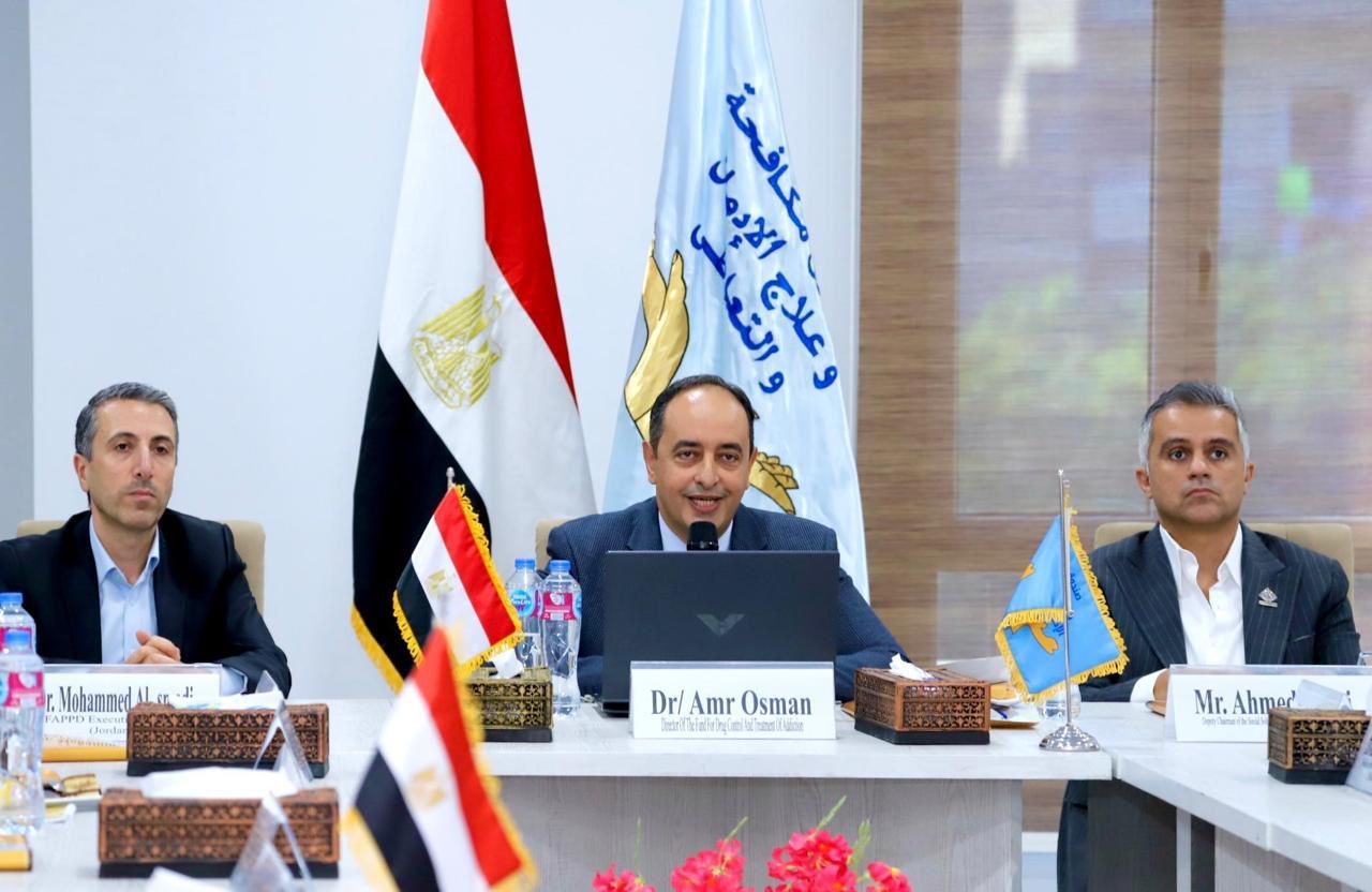 الدكتور عمرو عثمان يستقبل وفد البرلمانيين العربي الآسيوي الدكتور عمرو عثمان يستقبل وفد البرلمانيين العربي الآسيوي