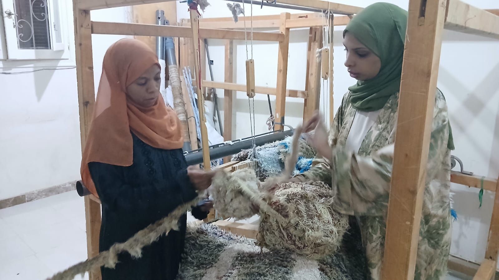 بكرات أقمشة لتصنيع السجاد بكرات أقمشة لتصنيع السجاد
