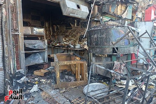 تفاصيل اندلاع حريق بعقار سكنى بسبب انفجار أسطوانة مخبز بأسوان (4) تفاصيل اندلاع حريق بعقار سكنى بسبب انفجار أسطوانة مخبز بأسوان (4)