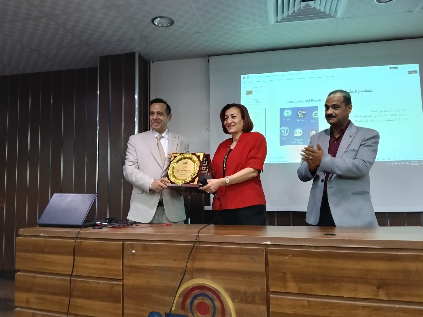 معهد الإسكندرية للإعلام يكرم الكاتب الصحفى الدكتور محمد ثروت (2) معهد الإسكندرية للإعلام يكرم الكاتب الصحفى الدكتور محمد ثروت (2)