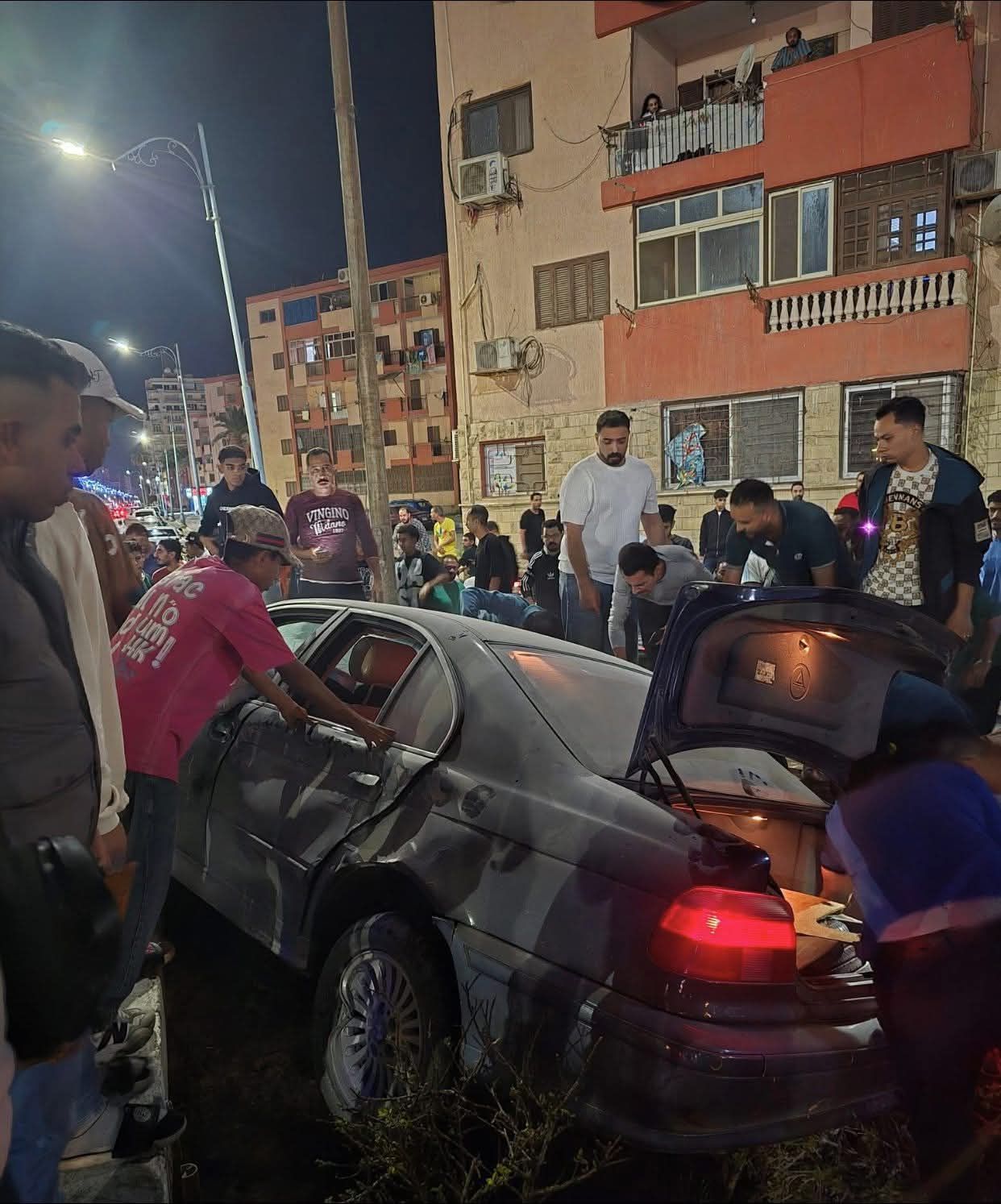 على رؤوف يتعرض لحادث مرورى بالسويس على رؤوف يتعرض لحادث مرورى بالسويس