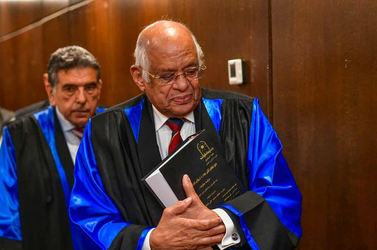 الدكتور على عبد العال الدكتور على عبد العال