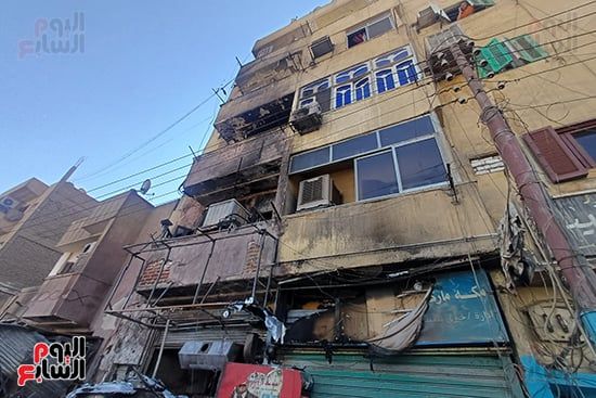 تفاصيل اندلاع حريق بعقار سكنى بسبب انفجار أسطوانة مخبز بأسوان (1) تفاصيل اندلاع حريق بعقار سكنى بسبب انفجار أسطوانة مخبز بأسوان (1)