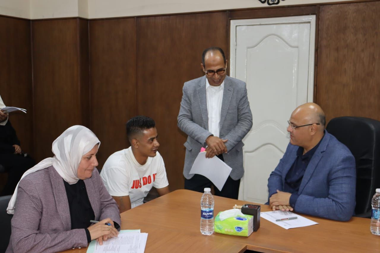 خلال لقاء المواطنين خلال لقاء المواطنين