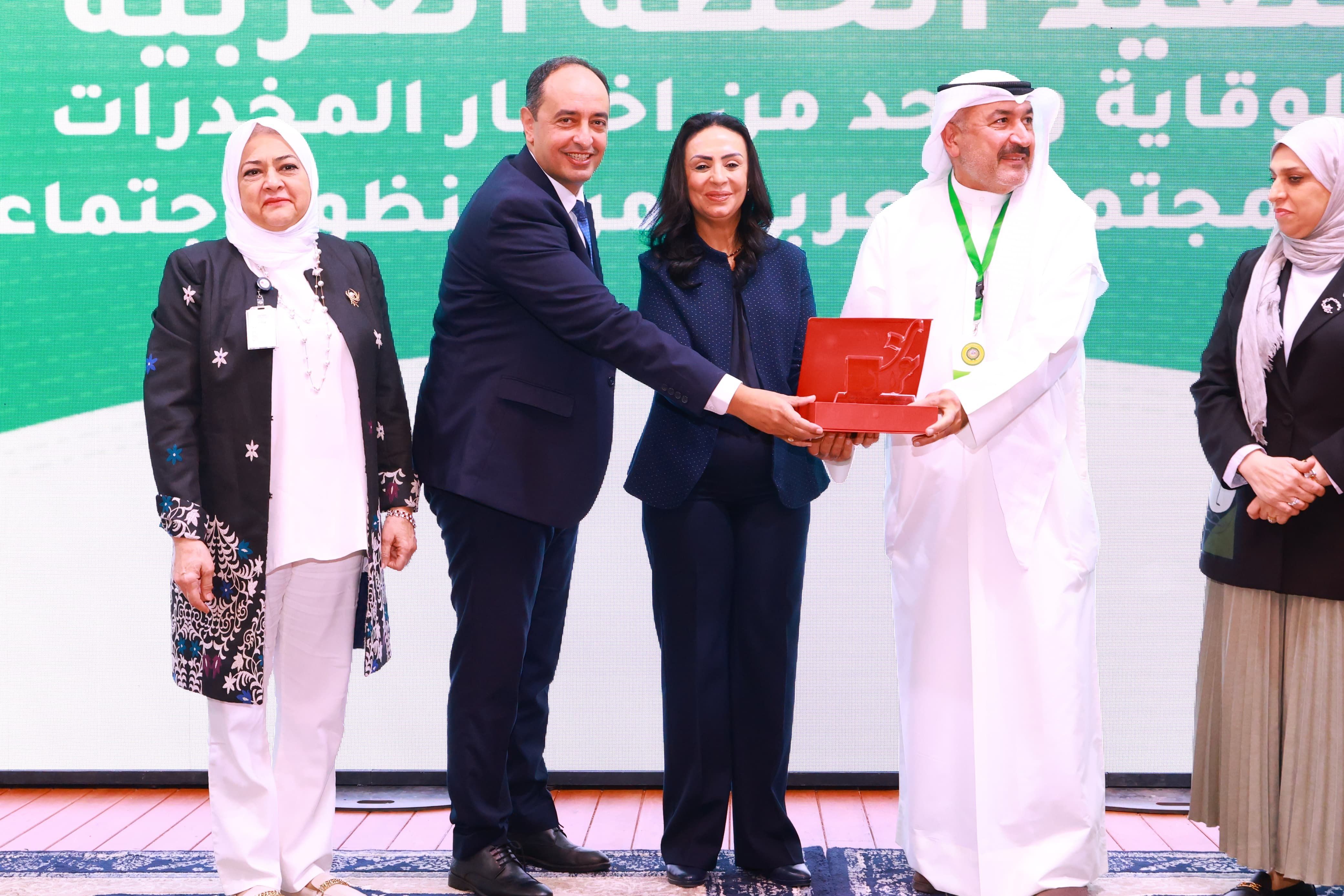 جانب من المؤتمر جانب من المؤتمر