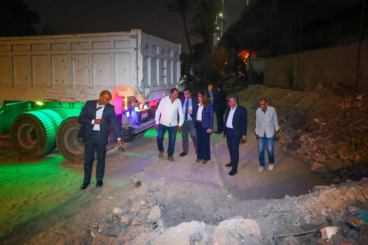 وصول وزيرة البيئة وصول وزيرة البيئة