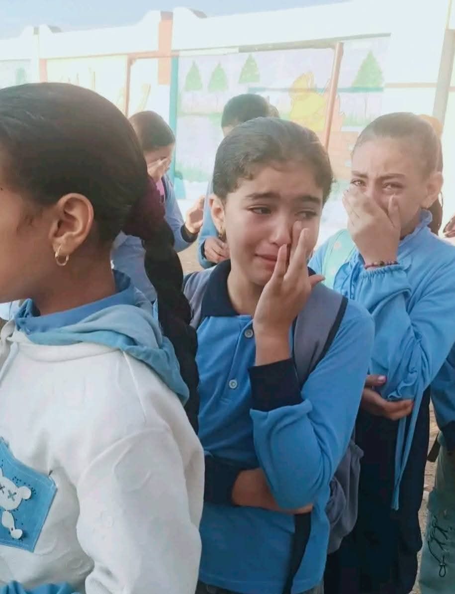 حزن تلاميذ صفط الحنا بالشرقية لوفاة معلمهم (3) حزن تلاميذ صفط الحنا بالشرقية لوفاة معلمهم (3)