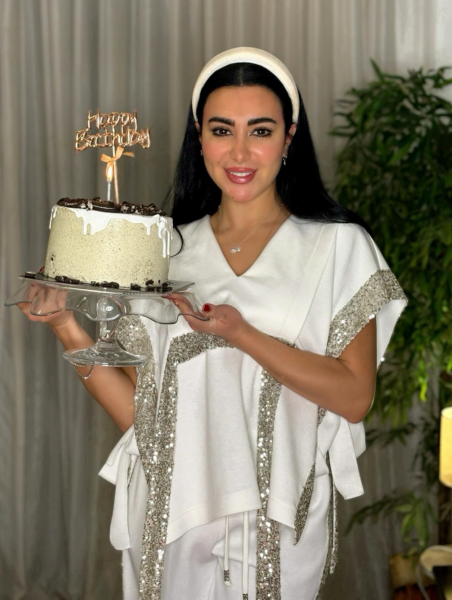 ميرهان حسين تحتفل بعيد ميلادها ميرهان حسين تحتفل بعيد ميلادها