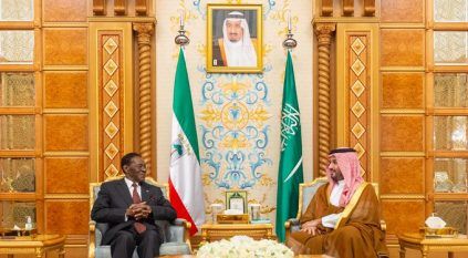ولي العهد يلتقي برئيس جمهورية غينيا الاستوائية