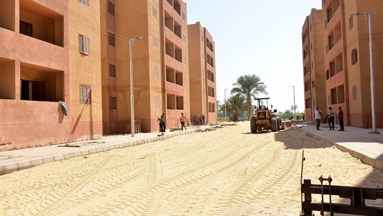 تمهيد الطريق حل مشروعات الإسكان بالمدن فى الأقصر تمهيد الطريق حل مشروعات الإسكان بالمدن فى الأقصر