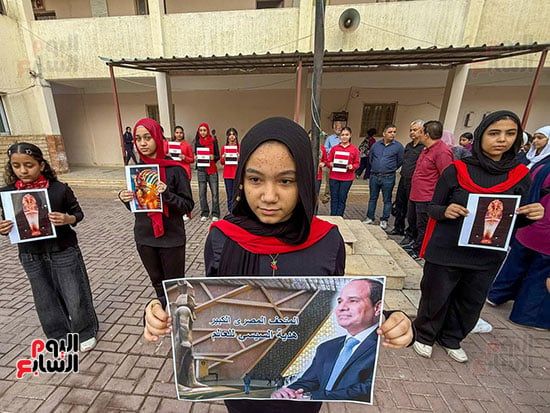 احتفالات الطلاب بالمتحف المصرى خلال طابور الصباح (28)