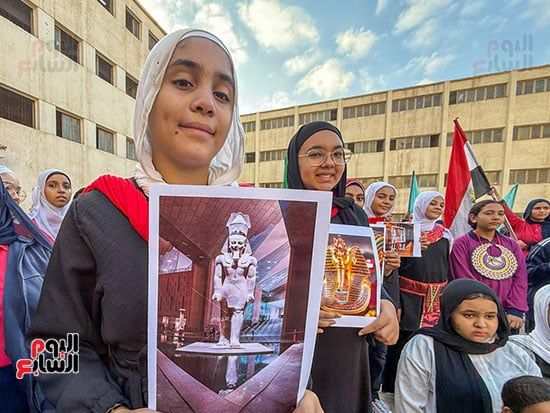 احتفالات الطلاب بالمتحف المصرى خلال طابور الصباح (37)