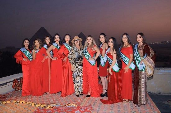جلسة تصوير متسابقات ملكة جمال القارات في الأهرامات (4) جلسة تصوير متسابقات ملكة جمال القارات في الأهرامات (4)